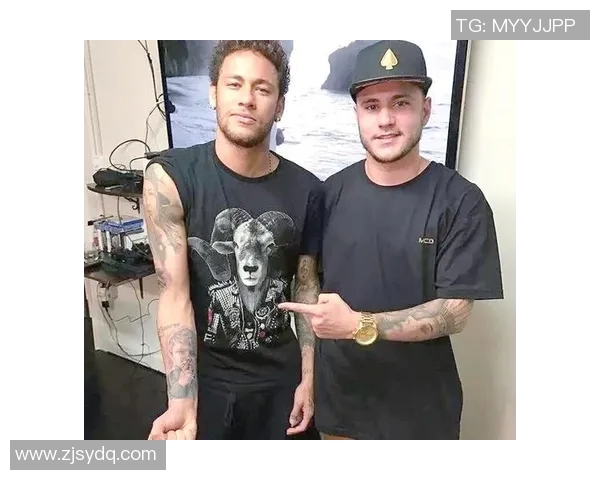 足球明星脖子纹身图案解析展现个性与风格的艺术之美