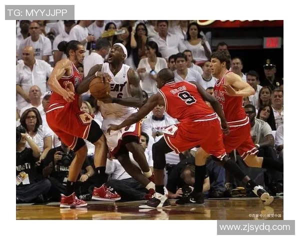 2011年NBA季后赛小牛与雷霆第三场激战回顾与精彩瞬间分析 2011年NBA季后赛小牛与雷霆第三场激战回顾与精彩瞬间分析